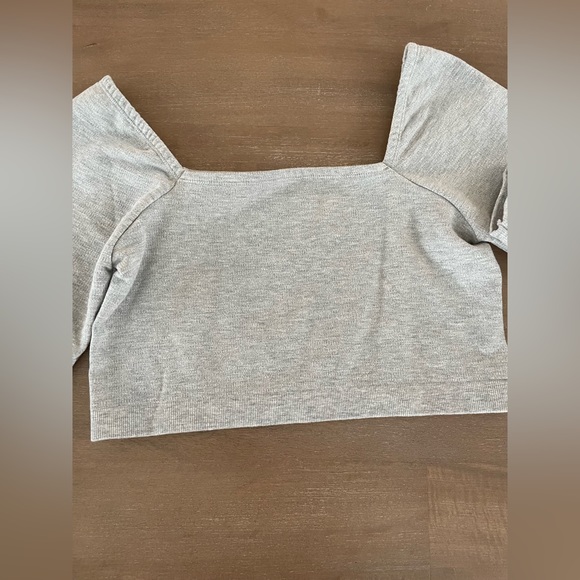 Fabletics long sleeve Square Neck crop top in Grey Sz L - Picture 3 of 4